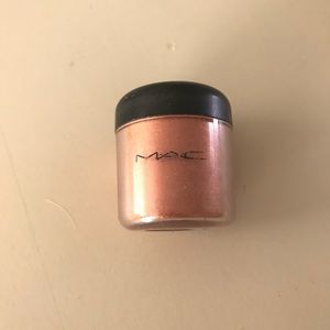 MAC pigments